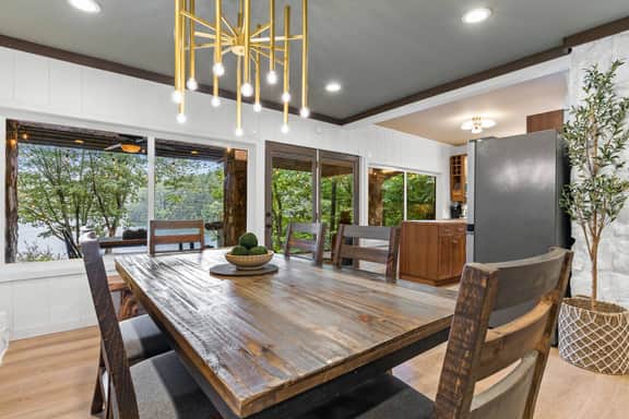 Lakeshore Lodge - Image 5